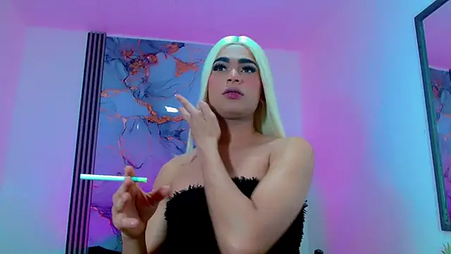 Hellen moons   online show from March 20, 2025, 7:04 pm