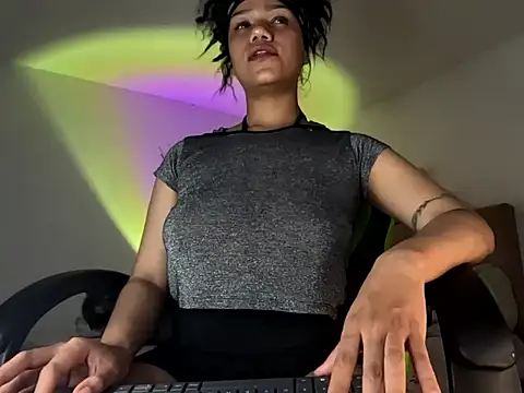 Snapshot of Ale_xandra chatting on September 27, 2025, 3:11 am Ale xandra online show from September 27, 2025, 3:11 am