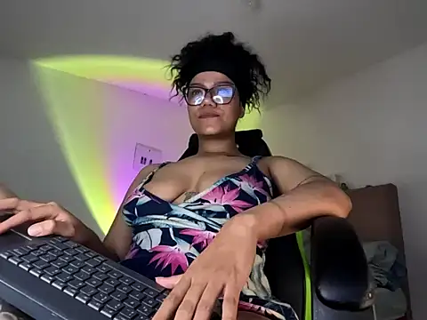 Snapshot of Ale_xandra chatting on October 24, 2025, 1:57 am Ale xandra online show from October 24, 2025, 1:57 am