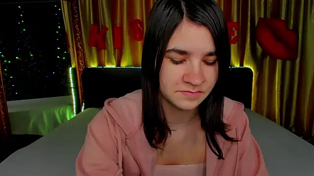 Snapshot of _Polly_Love_ chatting on February 20, 2026, 7:21 am Polly Love online show from February 20, 2026, 7:21 am