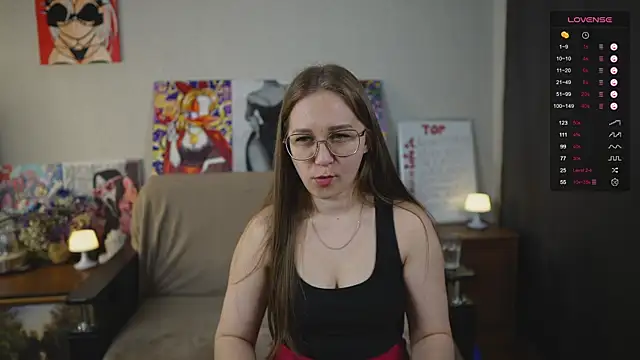 Miatiny online show from November 10, 2025, 5:23 pm