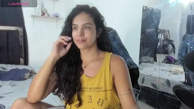 Snapshot of Moon_Sammy chatting on November 10, 2025, 1:32 pm Moon Sammy online show from November 10, 2025, 1:32 pm