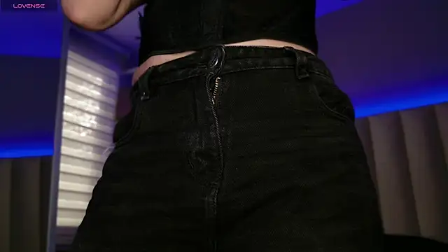 Snapshot of Megan_mooree_ chatting on November 8, 2025, 12:05 pm Megan mooree online show from November 8, 2025, 12:05 pm