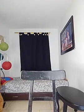 Snapshot of Antonella2_m chatting on February 17, 2025, 12:05 pm Antonella2 m online show from February 17, 2025, 12:05 pm