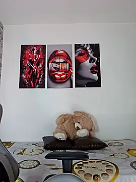 Snapshot of Antonella2_m chatting on September 24, 2025, 1:03 pm Antonella2 m online show from September 24, 2025, 1:03 pm