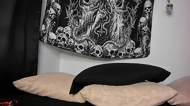 Agnes jones  online show from April 9, 2026, 12:21 am