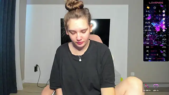 Holly Molii online show from September 21, 2025, 12:01 am