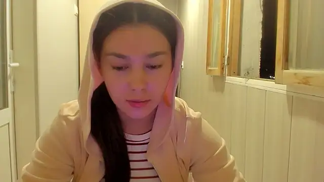 LunaXmii online show from October 2, 2025, 8:38 pm