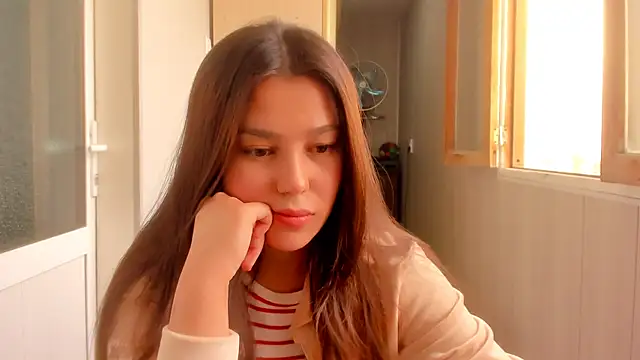 LunaXmii online show from October 3, 2025, 8:44 am