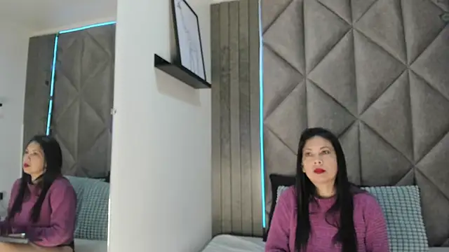 Snapshot of JaylaScott__ chatting on October 12, 2025, 11:20 am JaylaScott online show from October 12, 2025, 11:20 am