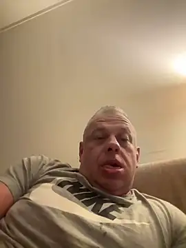 JakubW79 online show from January 11, 2025, 1:37 am