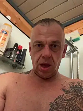 JakubW79 online show from October 18, 2025, 3:31 am