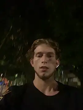 Snapshot of Deim_ chatting on October 14, 2025, 6:14 am Deim online show from October 14, 2025, 6:14 am