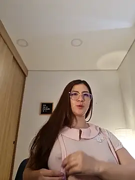 Snapshot of Rachel_t_ chatting on October 18, 2025, 4:52 pm Rachel t online show from October 18, 2025, 4:52 pm