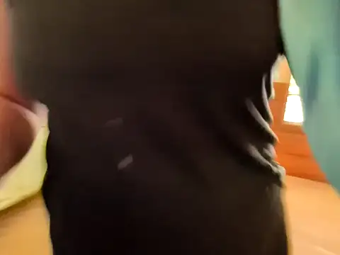 lexiwet23 online show from June 3, 2026, 5:07 pm