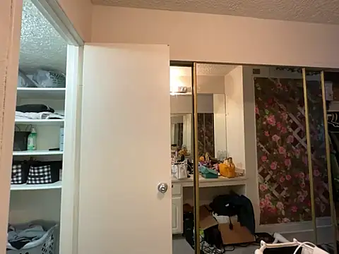 GoddessNih online show from October 25, 2025, 4:24 pm