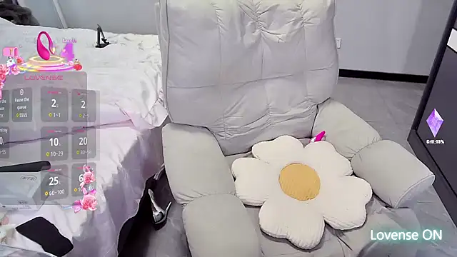 Snapshot of Feifei-cn chatting on October 12, 2025, 2:49 pm Feifei-cn online show from October 12, 2025, 2:49 pm