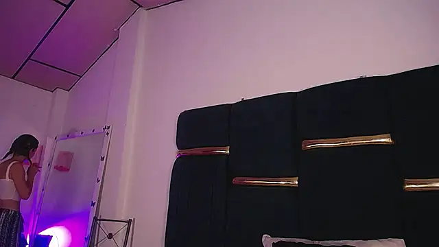 Snapshot of fulfill_fantasies1 chatting on February 24, 2025, 3:12 am fulfill fantasies1 online show from February 24, 2025, 3:12 am