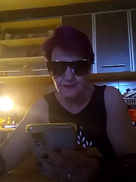 Snapshot of Ely_Elenita chatting on April 3, 2026, 6:00 am Ely Elenita online show from April 3, 2026, 6:00 am