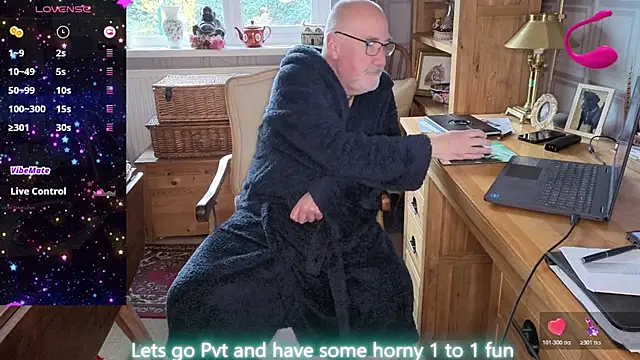 Snapshot of Adamdaddybear chatting on March 30, 2026, 7:20 am Adamdaddybear online show from March 30, 2026, 7:20 am