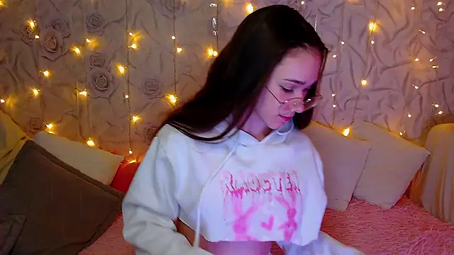 Snapshot of fluffy_kitty_ chatting on October 17, 2025, 3:25 pm fluffy kitty online show from October 17, 2025, 3:25 pm