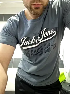 mikhael999 online show from April 6, 2026, 5:03 pm