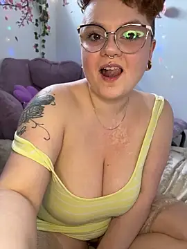 Sweetleeahxx online show from April 10, 2026, 1:27 pm