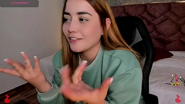 Snapshot of Lucia_star__ chatting on December 13, 2024, 9:41 pm Lucia star online show from December 13, 2024, 9:41 pm