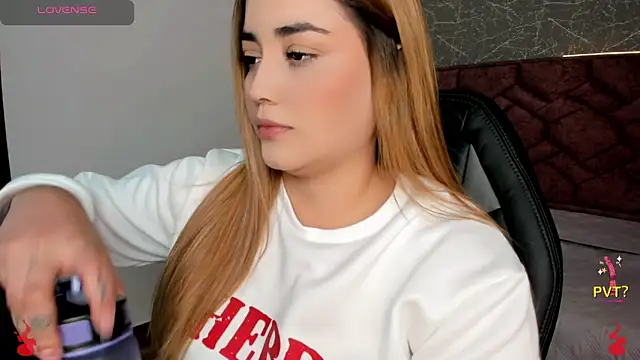 Snapshot of Lucia_star__ chatting on January 11, 2025, 11:45 am Lucia star online show from January 11, 2025, 11:45 am