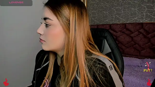 Snapshot of Lucia_star__ chatting on January 13, 2025, 6:05 pm Lucia star online show from January 13, 2025, 6:05 pm