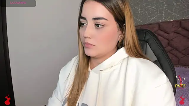 Snapshot of Lucia_star__ chatting on January 14, 2025, 10:55 pm Lucia star online show from January 14, 2025, 10:55 pm