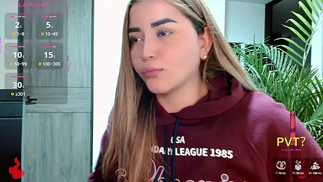 Snapshot of Lucia_star__ chatting on November 11, 2025, 1:27 am Lucia star online show from November 11, 2025, 1:27 am