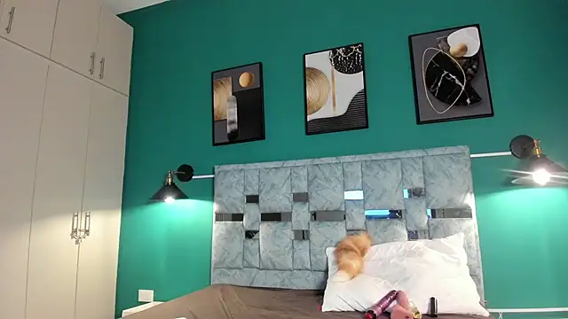 Snapshot of MAVIE_IVANOVA chatting on February 2, 2026, 12:15 pm MAVIE IVANOVA online show from February 2, 2026, 12:15 pm