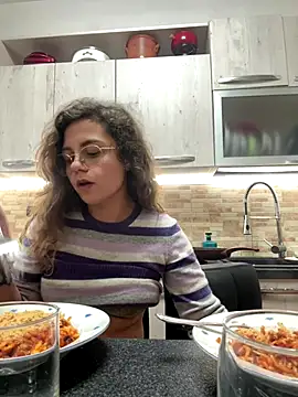 ItalianiMuli online show from October 10, 2025, 5:45 pm