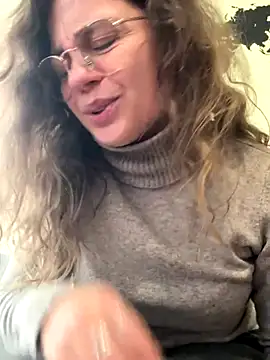 ItalianiMuli online show from December 2, 2025, 10:42 am