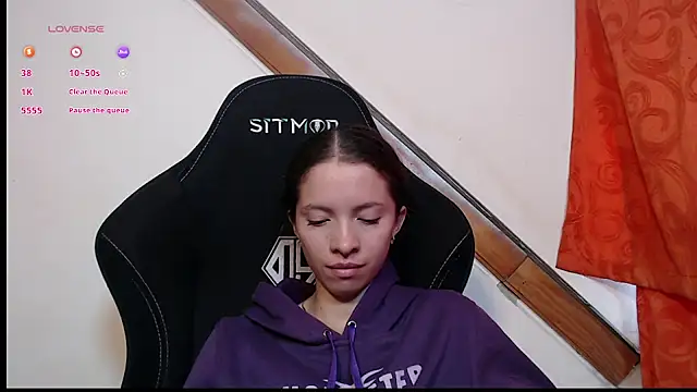 sweetdam12 online show from March 12, 2025, 6:33 pm