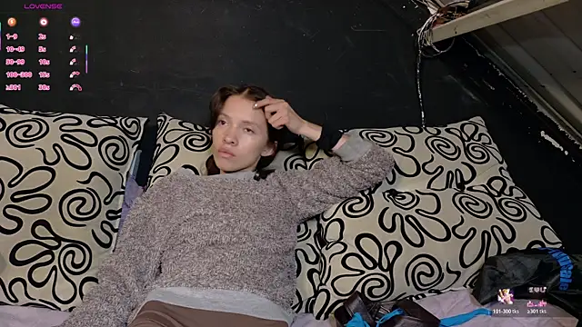 sweetdam12 online show from October 31, 2025, 8:10 pm