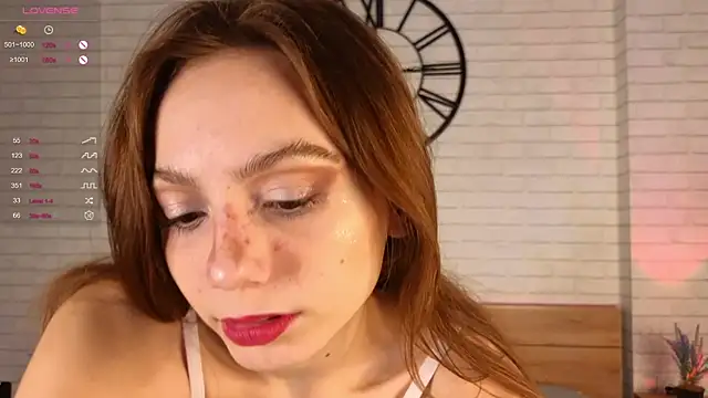 Snapshot of EvaLeester chatting on March 7, 2025, 9:07 am EvaLeester online show from March 7, 2025, 9:07 am