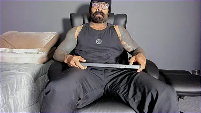 Brock hurn1 online show from April 16, 2026, 12:00 am