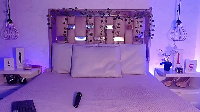 Snapshot of GigiVolkova chatting on October 10, 2025, 8:30 pm GigiVolkova online show from October 10, 2025, 8:30 pm