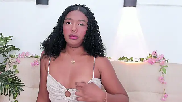 Snapshot of emma_curlsss chatting on December 11, 2024, 1:39 pm emma curlsss online show from December 11, 2024, 1:39 pm