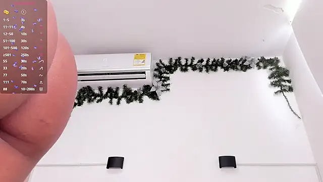 Snapshot of emma_curlsss chatting on December 19, 2024, 1:51 pm emma curlsss online show from December 19, 2024, 1:51 pm