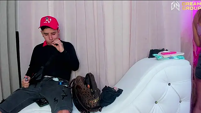 Yourslust  online show from April 1, 2026, 8:06 pm