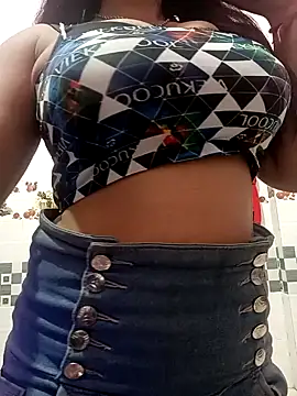 cute-mahek online show from January 28, 2025, 1:49 pm