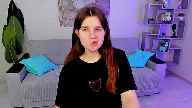 Snapshot of BonneyLove chatting on March 20, 2025, 9:13 pm BonneyLove online show from March 20, 2025, 9:13 pm