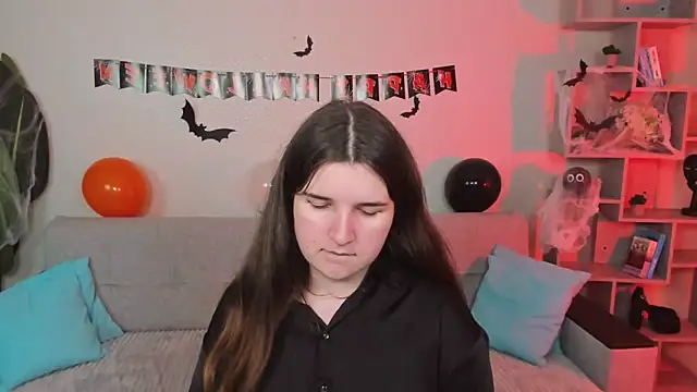 Snapshot of BonneyLove chatting on October 16, 2025, 9:49 pm BonneyLove online show from October 16, 2025, 9:49 pm