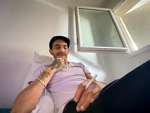 Rebeu313 online show from November 12, 2025, 10:26 am