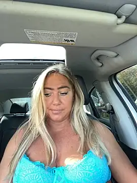 sunshinekisses online show from October 11, 2025, 5:33 pm