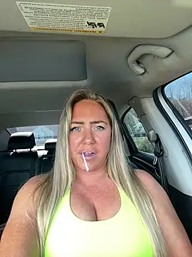 sunshinekisses online show from May 4, 2026, 7:32 pm
