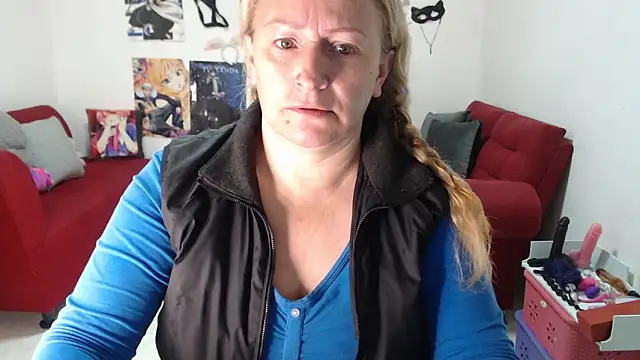 emperabigbootybigass online show from October 8, 2025, 12:14 pm